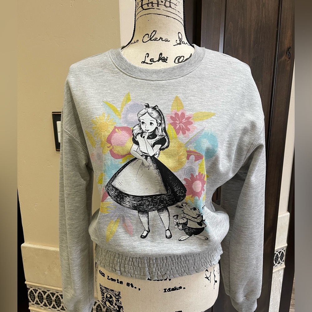 Disney Alice in Wonderland Junior’s Sweatshirt
